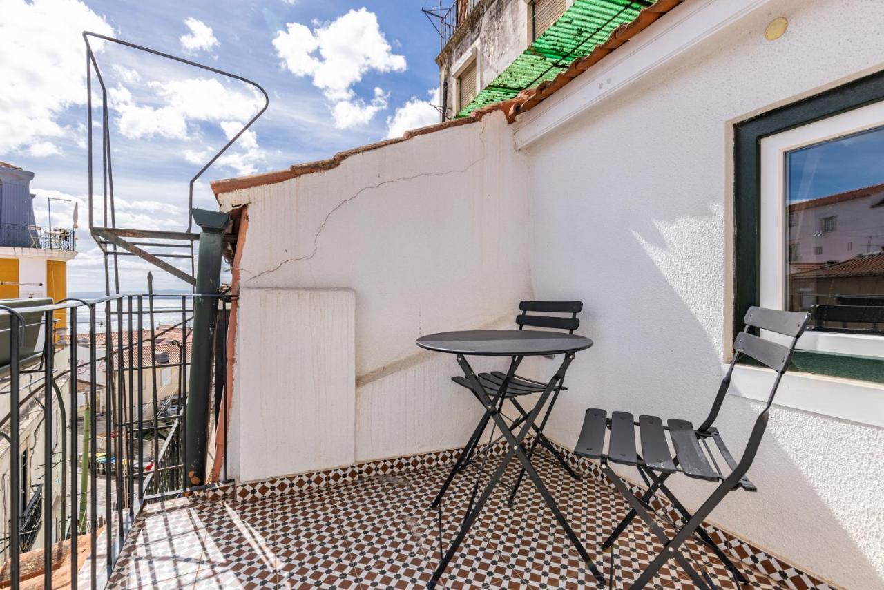 Alfama 2Bdr Duplex Apartment W/ Balcony By Lovelystay Lisboa 外观 照片