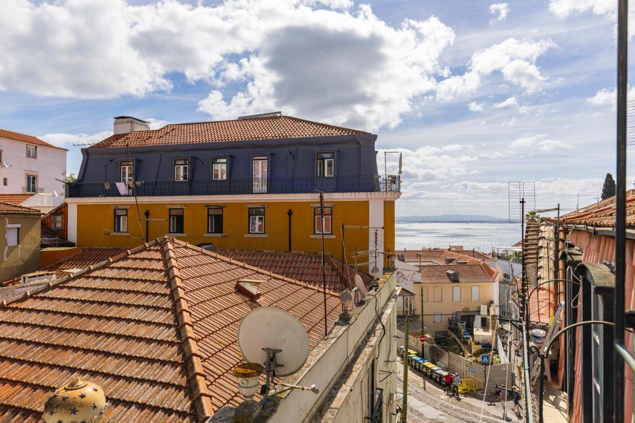 Alfama 2Bdr Duplex Apartment W/ Balcony By Lovelystay Lisboa 外观 照片