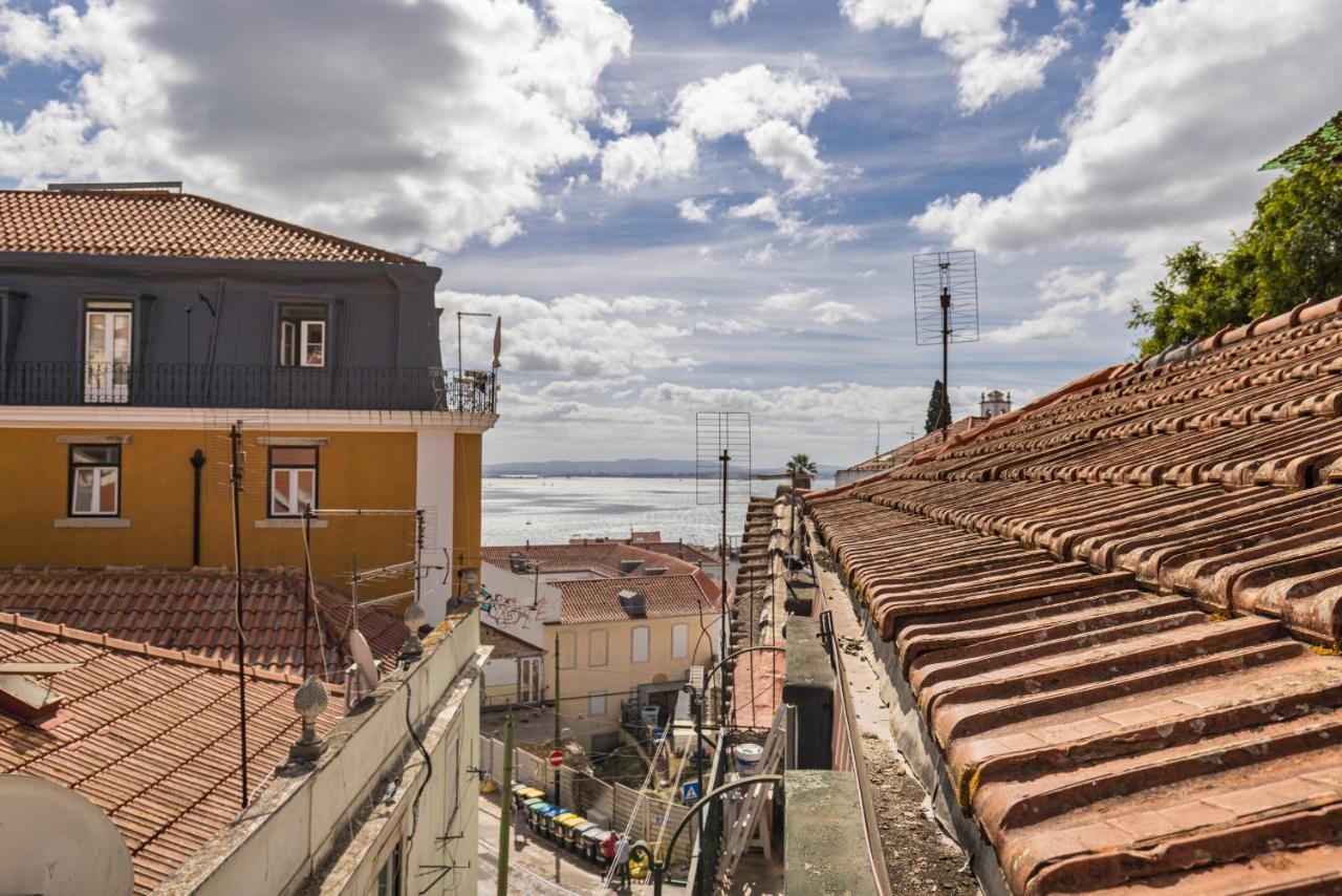 Alfama 2Bdr Duplex Apartment W/ Balcony By Lovelystay Lisboa 外观 照片