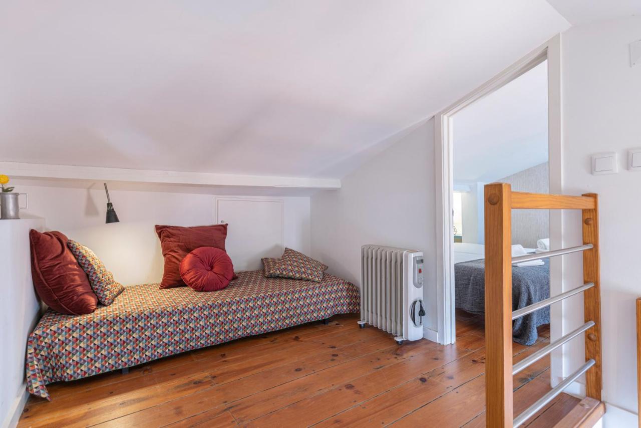 Alfama 2Bdr Duplex Apartment W/ Balcony By Lovelystay Lisboa 外观 照片